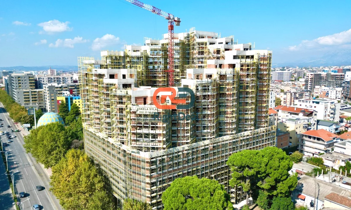 Ne Kompleksin "Colonnade" Prane Zogut Te Zi, Shitet Njesi Biznesi, Mundesi Ideale Investimi !!!