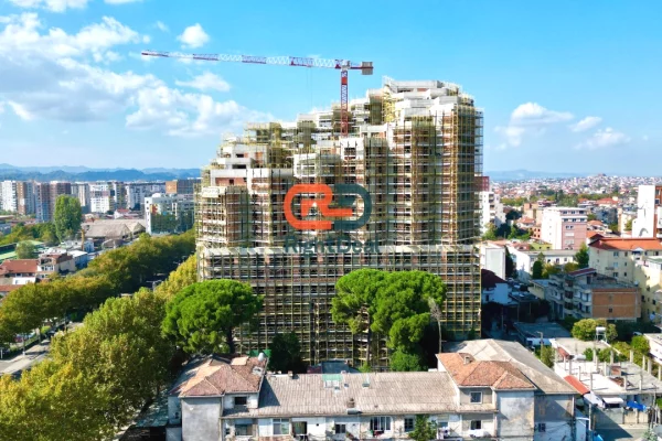 Ne Kompleksin "Colonnade" Prane Zogut Te Zi, Shitet Njesi Biznesi, Mundesi Ideale Investimi !!!