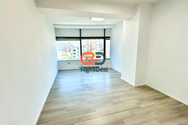 Tek Kompleksi Halili, Jepet Me Qira, Super Ambient Per Zyra Ose Klinika!!!