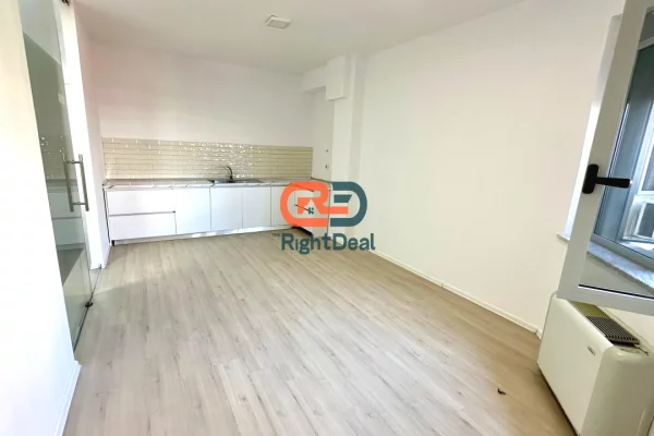Tek Kompleksi Halili, Jepet Me Qira, Super Ambient Per Zyra Ose Klinika!!!