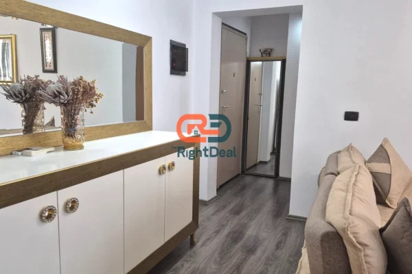 Shtepi ne shitje Apartament ne Tirane, 2+1, Mobilimi Pjeserisht e mobiluar, Pagesa 189,000  Euro.