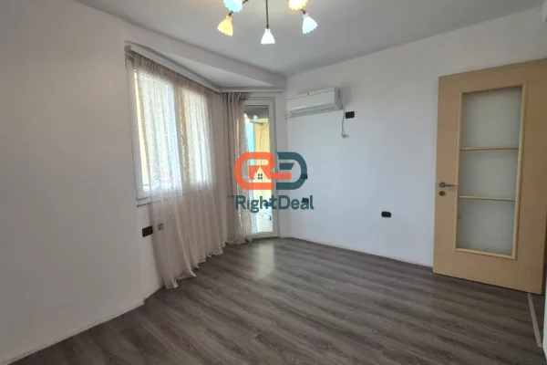 Shtepi ne shitje Apartament ne Tirane, 2+1, Mobilimi Pjeserisht e mobiluar, Pagesa 189,000  Euro.
