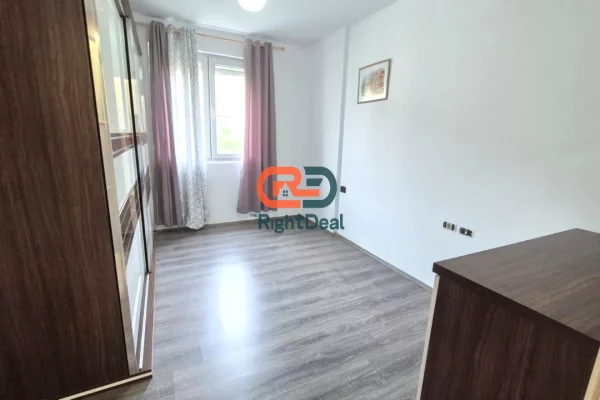 Shtepi ne shitje Apartament ne Tirane, 2+1, Mobilimi Pjeserisht e mobiluar, Pagesa 189,000  Euro.