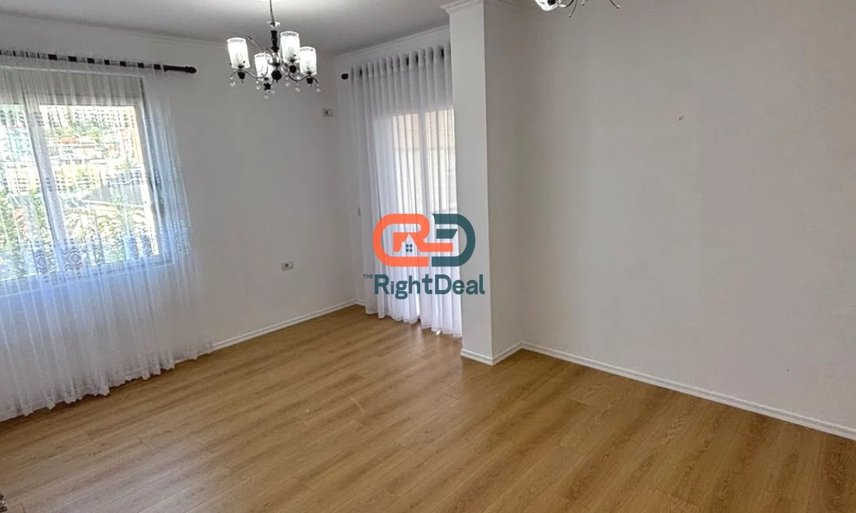 Shtepi ne shitje Apartament ne Tirane, 2+1, Mobilimi Bosh, pa mobiluar, Pagesa 135,000  Euro.