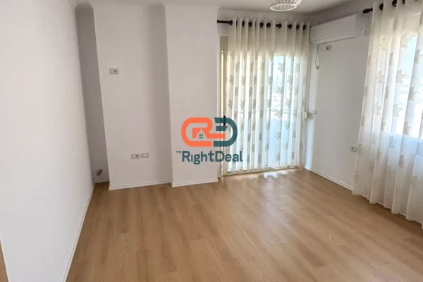 Shtepi ne shitje Apartament ne Tirane, 2+1, Mobilimi Bosh, pa mobiluar, Pagesa 135,000  Euro.