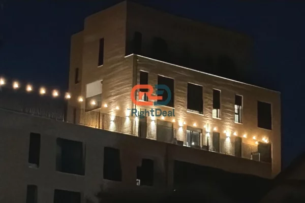 Shtepi ne shitje Penthose(kati i fundit panoramik) ne Tirane, 2+1, Mobilimi E mobiluar, Pagesa 420,000  Euro.