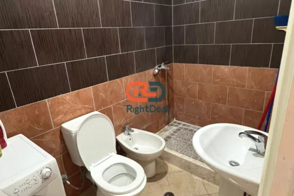 Shtepi ne shitje Apartament ne Tirane, 2+1, Mobilimi E mobiluar, Pagesa 115,000  Euro.