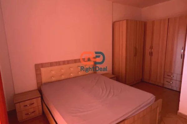 Shtepi ne shitje Apartament ne Tirane, 2+1, Mobilimi E mobiluar, Pagesa 115,000  Euro.