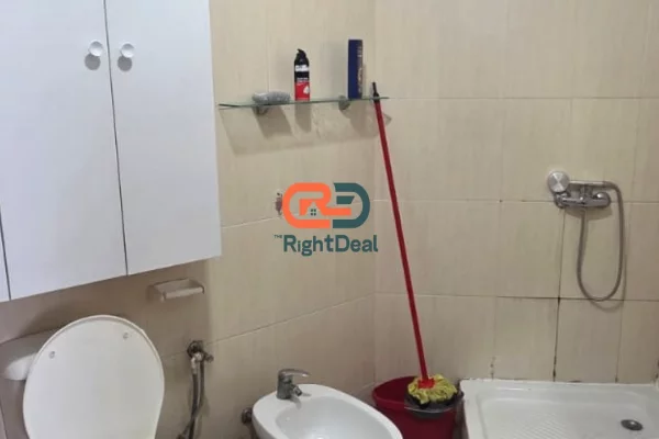 Shtepi ne shitje Apartament ne Tirane, 2+1, Mobilimi E mobiluar, Pagesa 250,000  Euro.