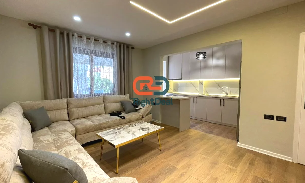 Shtepi ne shitje Apartament ne Tirane, 2+1, Mobilimi E mobiluar, Pagesa 145,000  Euro.