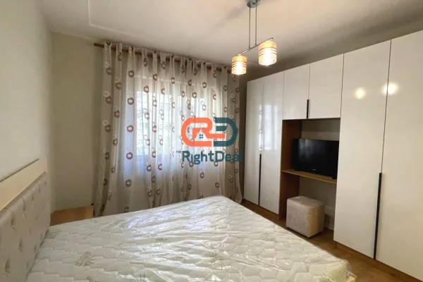 Shtepi ne shitje Apartament ne Tirane, 2+1, Mobilimi E mobiluar, Pagesa 145,000  Euro.