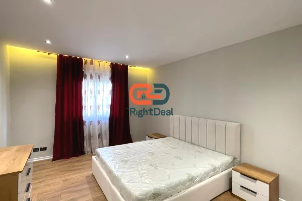 Shtepi ne shitje Apartament ne Tirane, 2+1, Mobilimi E mobiluar, Pagesa 145,000  Euro.