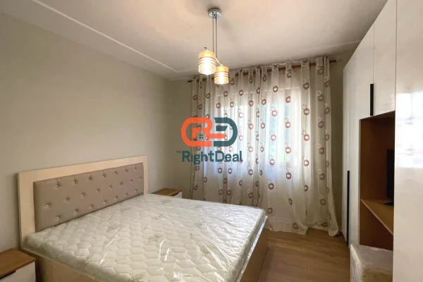Shtepi ne shitje Apartament ne Tirane, 2+1, Mobilimi E mobiluar, Pagesa 145,000  Euro.