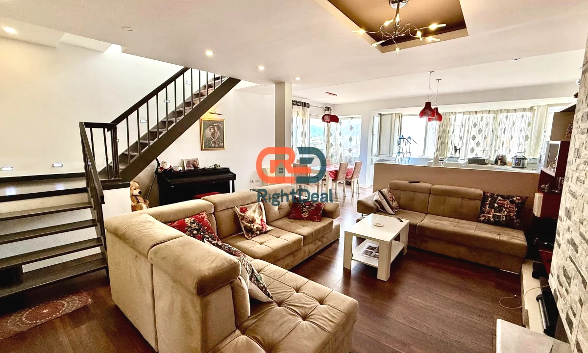 Shtepi ne shitje Apartament ne Tirane, 2+1, Mobilimi E mobiluar, Pagesa 380,000  Euro.