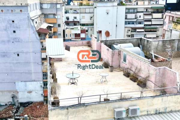 Shtepi ne shitje Apartament ne Tirane, 2+1, Mobilimi E mobiluar, Pagesa 380,000  Euro.