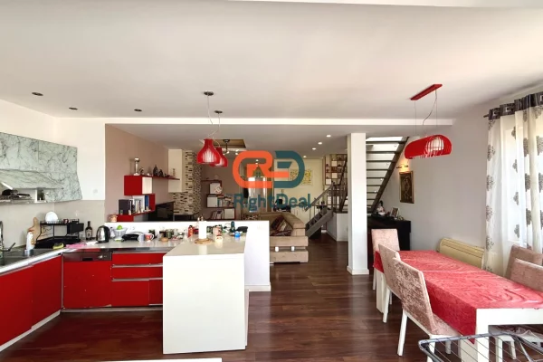 Shtepi ne shitje Apartament ne Tirane, 2+1, Mobilimi E mobiluar, Pagesa 380,000  Euro.