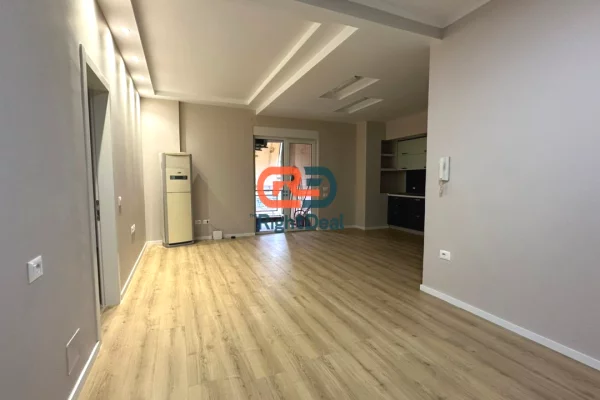 Shtepi ne shitje Apartament ne Tirane, 2+1, Mobilimi Bosh, pa mobiluar, Pagesa 205,000  Euro.