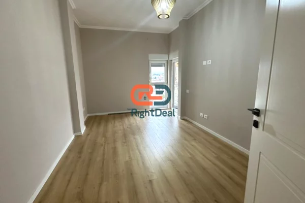 Shtepi ne shitje Apartament ne Tirane, 2+1, Mobilimi Bosh, pa mobiluar, Pagesa 205,000  Euro.