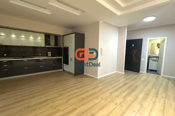 Tek Kompleksi Colombo, Prane Oxhakut, Shitet Apartament 2+1 Me Cmim Okazion !