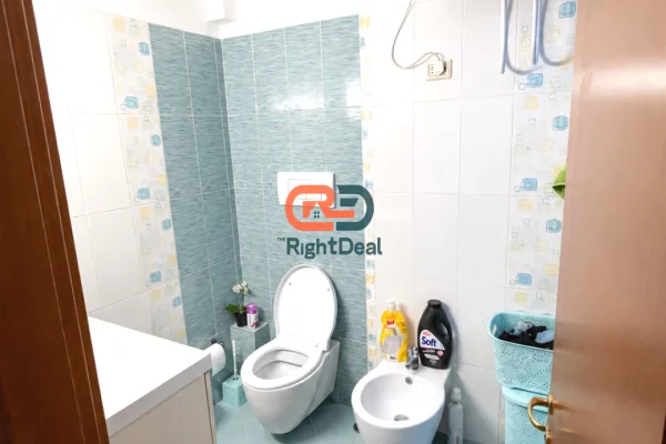 Shtepi ne shitje Apartament ne Tirane, 2+1, Mobilimi E mobiluar, Pagesa 158,000  Euro.