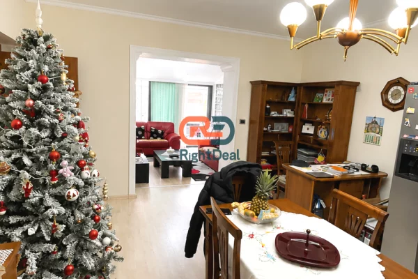 Shtepi ne shitje Apartament ne Tirane, 2+1, Mobilimi E mobiluar, Pagesa 158,000  Euro.