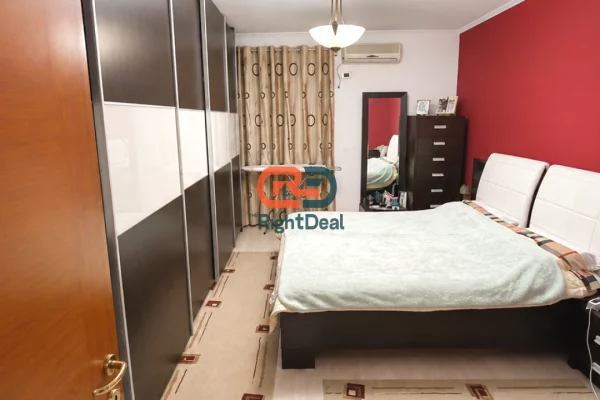 Shtepi ne shitje Apartament ne Tirane, 2+1, Mobilimi E mobiluar, Pagesa 158,000  Euro.