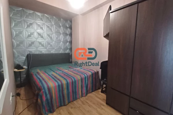 Shtepi ne shitje Apartament ne Tirane, 3+1, Mobilimi Pjeserisht e mobiluar, Pagesa 250,000  Euro.