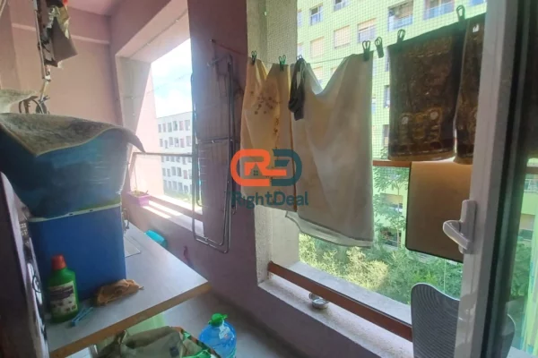 Shtepi ne shitje Apartament ne Tirane, 3+1, Mobilimi Pjeserisht e mobiluar, Pagesa 250,000  Euro.