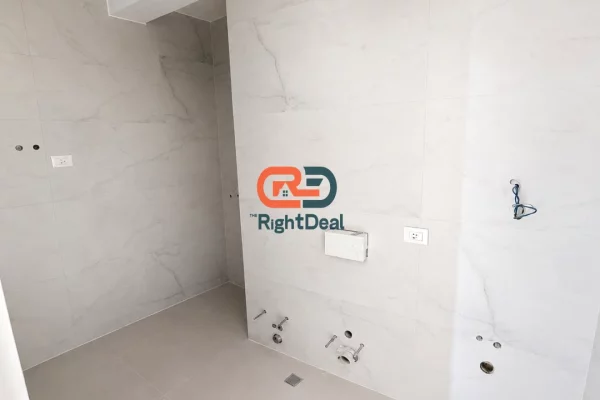 Shtepi ne shitje Apartament ne Tirane, 2+1, Mobilimi Bosh, pa mobiluar, Pagesa 193,000  Euro.