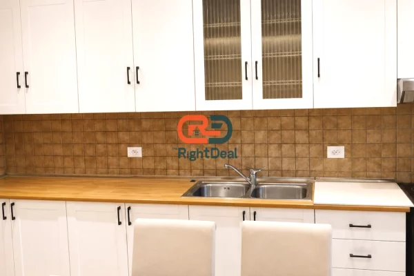 Shtepi ne shitje Apartament ne Tirane, 2+1, Mobilimi E mobiluar, Pagesa 220,000  Euro.