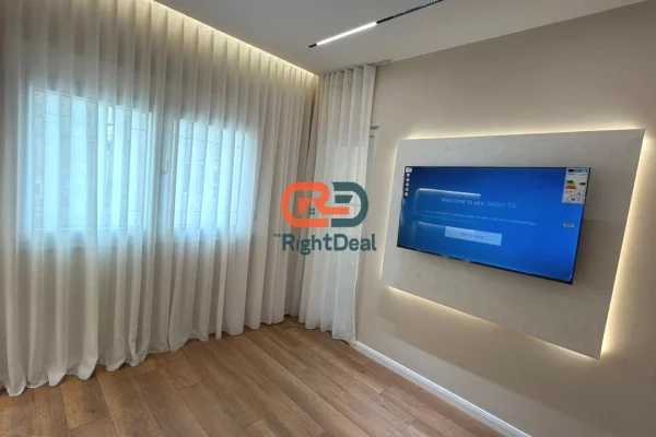Shtepi ne shitje Apartament ne Tirane, 1+1, Mobilimi Pjeserisht e mobiluar, Pagesa 159,000  Euro.