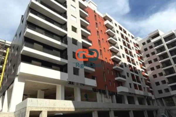 Tek "Space City", Shitet Apartament 2+1, Me Planimetri Te Rregullt !!!