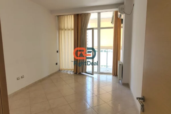 Shtepi ne shitje Apartament ne Tirane, 2+1, Mobilimi Bosh, pa mobiluar, Pagesa 360,000  Euro.