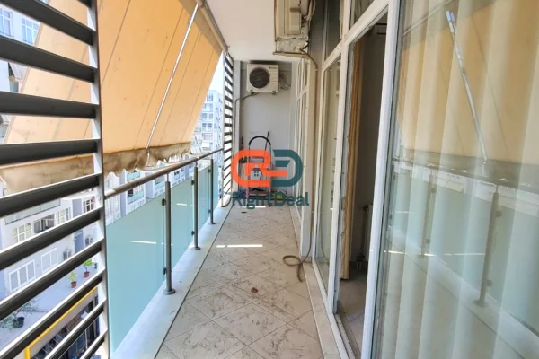 Shtepi ne shitje Apartament ne Tirane, 2+1, Mobilimi Bosh, pa mobiluar, Pagesa 360,000  Euro.