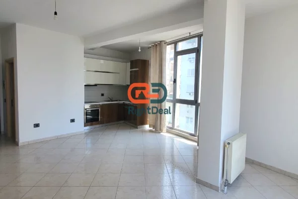 Shtepi ne shitje Apartament ne Tirane, 2+1, Mobilimi Bosh, pa mobiluar, Pagesa 360,000  Euro.