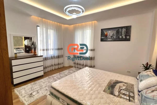 Shtepi ne shitje Apartament ne Tirane, 2+1, Mobilimi E mobiluar, Pagesa 255,000  Euro.