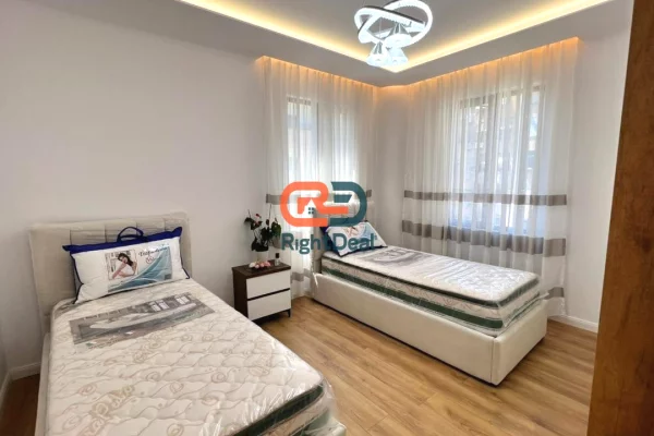 Shtepi ne shitje Apartament ne Tirane, 2+1, Mobilimi E mobiluar, Pagesa 255,000  Euro.