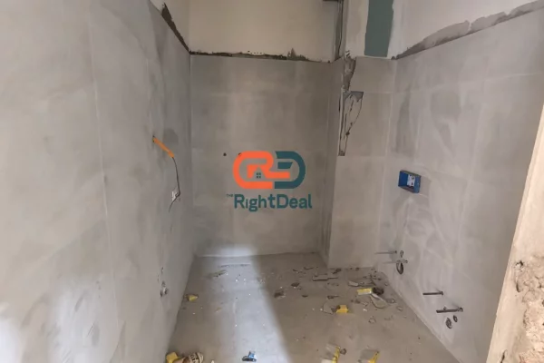 Shtepi ne shitje Apartament ne Tirane, 2+1, Mobilimi Bosh, pa mobiluar, Pagesa 152,000  Euro.