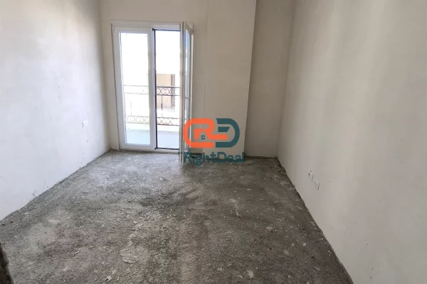 Shtepi ne shitje Apartament ne Tirane, 2+1, Mobilimi Bosh, pa mobiluar, Pagesa 152,000  Euro.