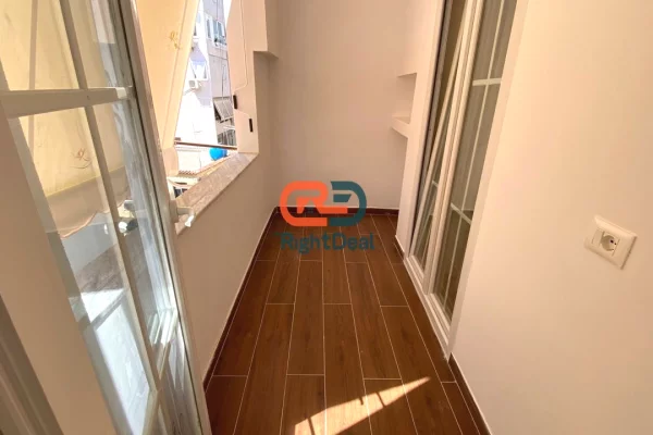Shtepi ne shitje Apartament ne Tirane, 1+1, Mobilimi E mobiluar, Pagesa 163,000  Euro.