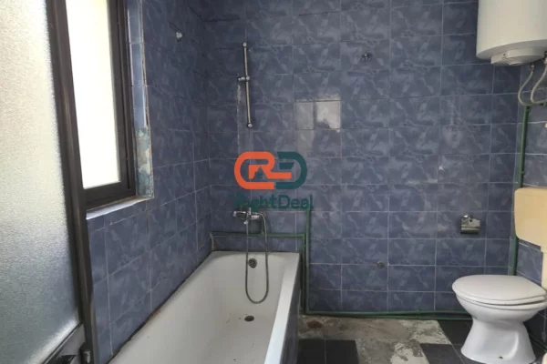 Shtepi ne shitje Shtepi Private ne Tirane, 2+1, Mobilimi Bosh, pa mobiluar, Pagesa 270,000  Euro.