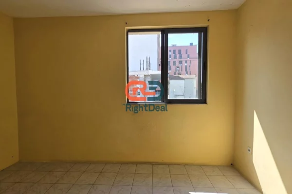 Shtepi ne shitje Shtepi Private ne Tirane, 2+1, Mobilimi Bosh, pa mobiluar, Pagesa 270,000  Euro.