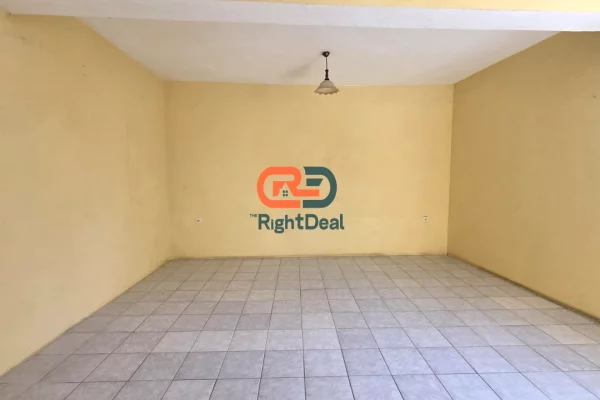 Shtepi ne shitje Shtepi Private ne Tirane, 2+1, Mobilimi Bosh, pa mobiluar, Pagesa 270,000  Euro.