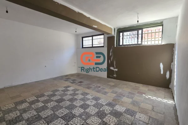 Shtepi ne shitje Shtepi Private ne Tirane, 2+1, Mobilimi Bosh, pa mobiluar, Pagesa 270,000  Euro.