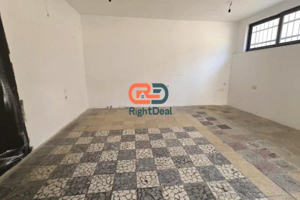 Shtepi ne shitje Shtepi Private ne Tirane, 2+1, Mobilimi Bosh, pa mobiluar, Pagesa 270,000  Euro.