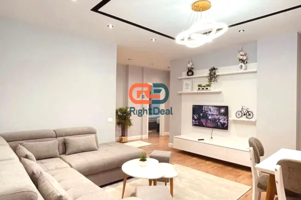 Ne Rr. Frosina Plaku, Jepet Me Qira Super Apartament 2+1, Prane Kompleksit Kontakt !!!