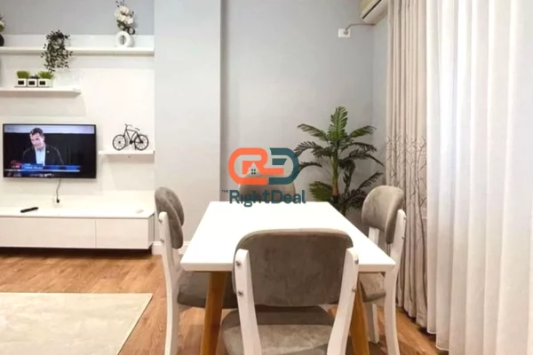 Shtepi me qera Apartament ne Tirane, 2+1, Mobilimi E mobiluar, Pagesa 780  Euro.