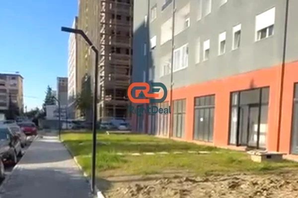 Ambient biznesi me qera 3+1 ne Tirane - 1,200 Euro