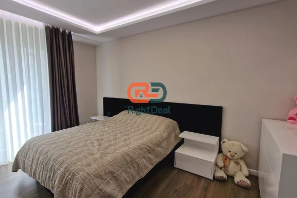 Shtepi me qera Apartament ne Tirane, 3+1, Mobilimi E mobiluar, Pagesa 1,200  Euro.