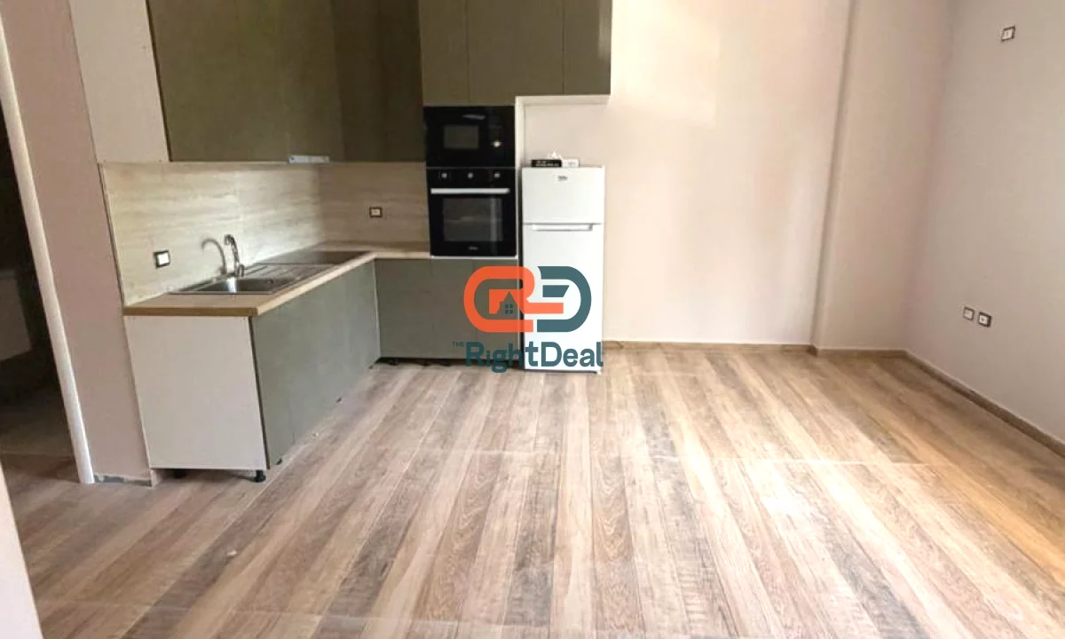 Shtepi ne shitje Apartament ne Durres, Garsoniere, Mobilimi Bosh, pa mobiluar, Pagesa 50,000  Euro.
